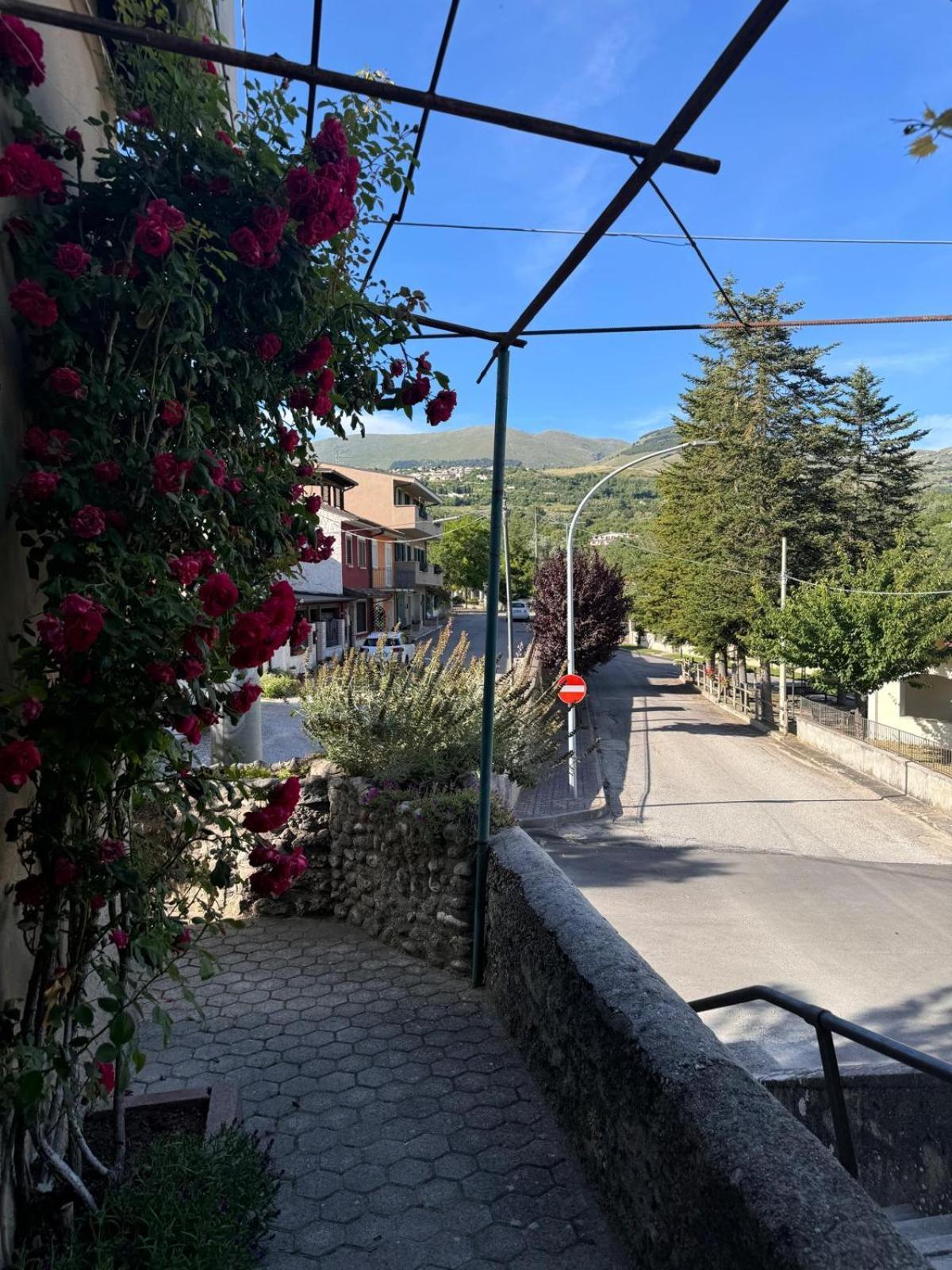 Villa Il Pergolato Aielli Exterior foto